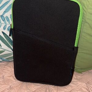 Stylish Black and Green Tablet Sleeve